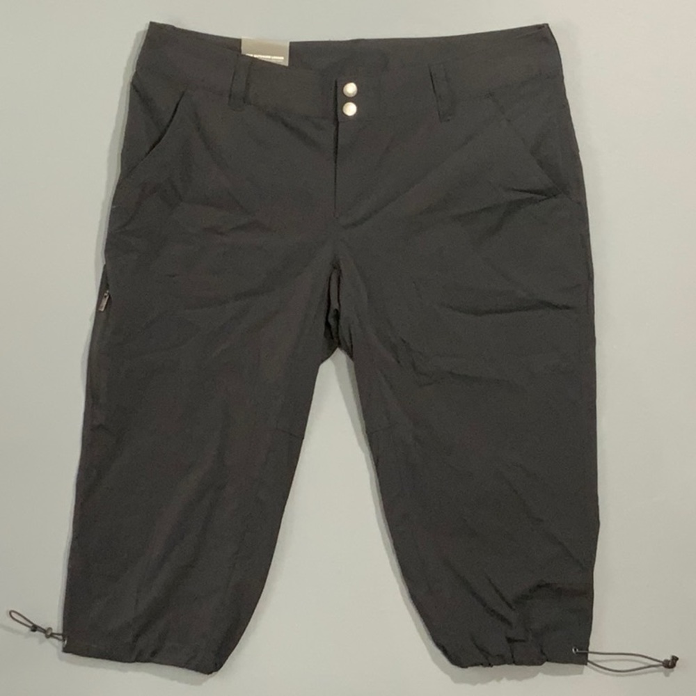NWT Columbia Capri pants size 12 black